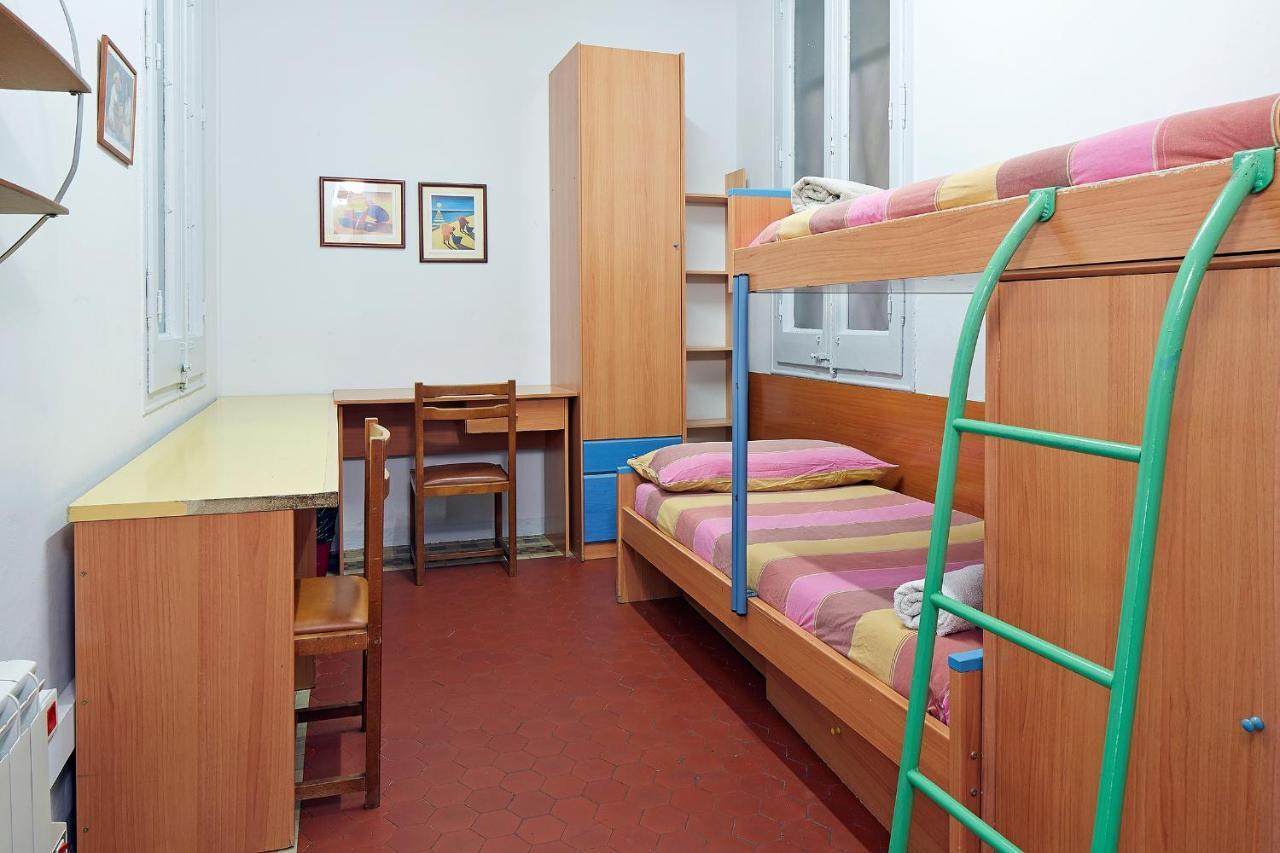 B&B Estudiantes Balmes Barcelone Extérieur photo